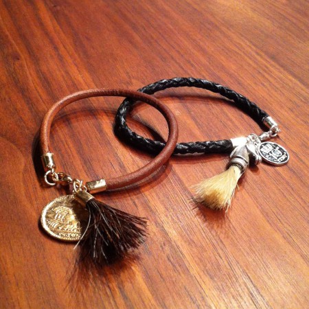 Leren armbandjes met flosje